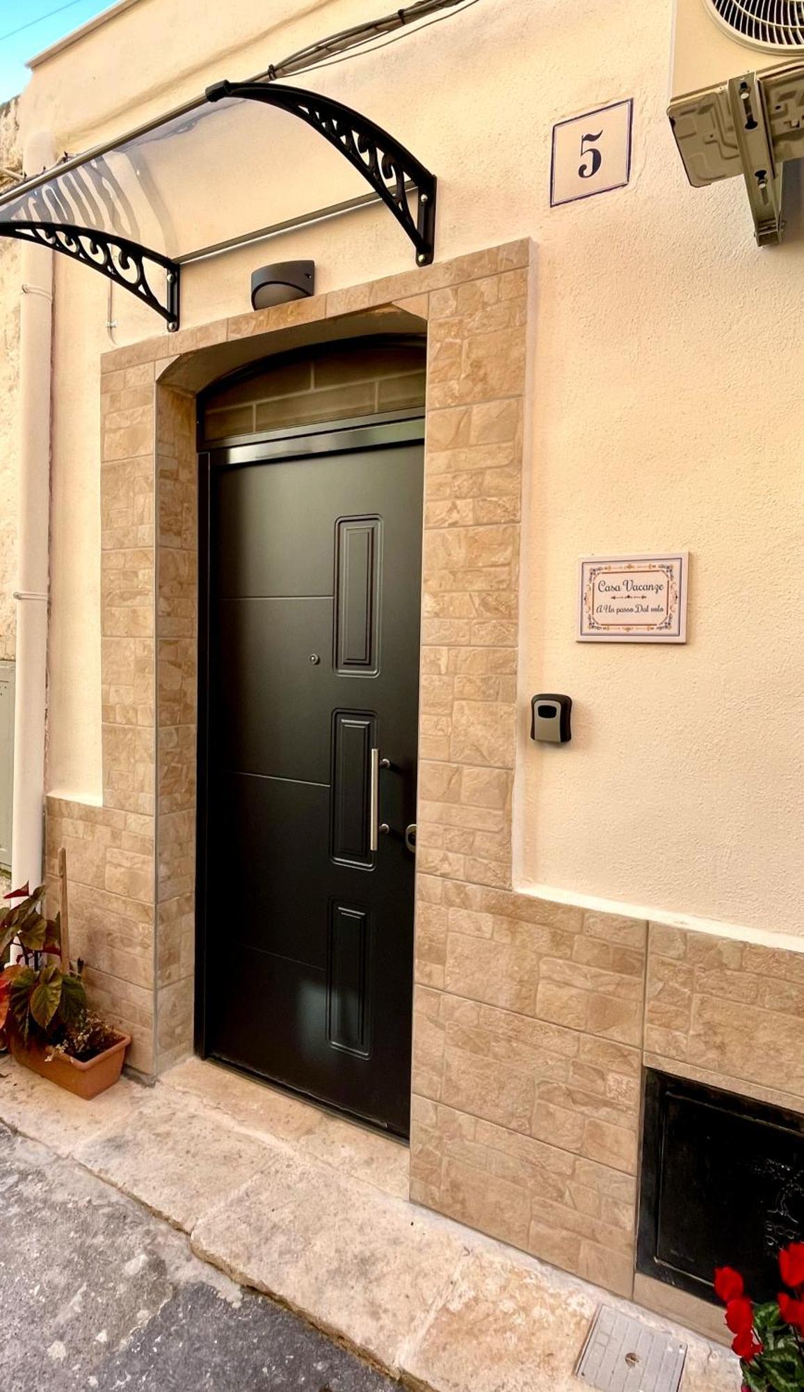Casa Vacanze A Un Passo Dal Volo Бари Экстерьер фото