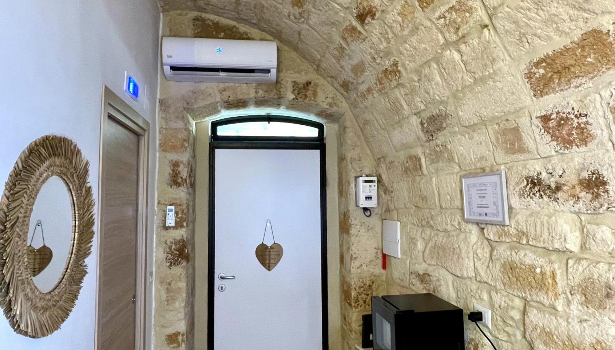 Casa Vacanze A Un Passo Dal Volo Бари Экстерьер фото